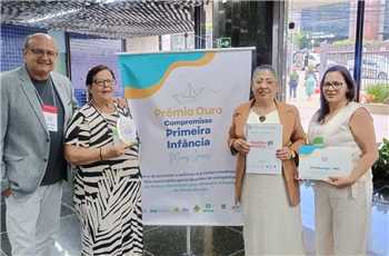 Plano Municipal pela Primeira Infância de Manhuaçu recebe prêmio Ouro em BH